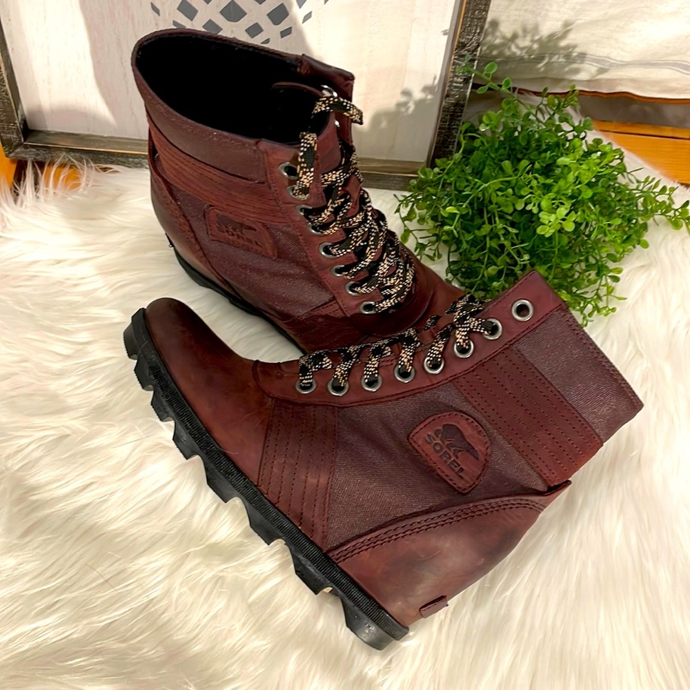 SOREL Lexie Wedge Boot 8.5 - Maroon